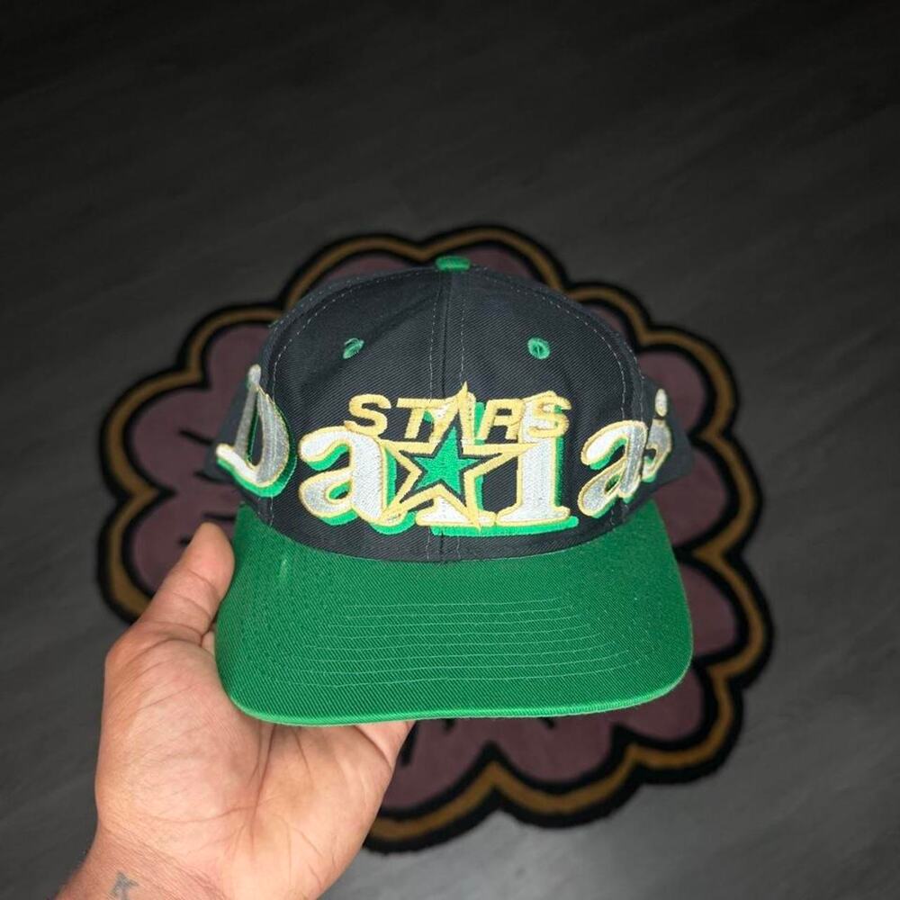 Vintage 90’s Logo 7 Dallas Stars Embroidered Logo Snapback Hat OSFA Black Green